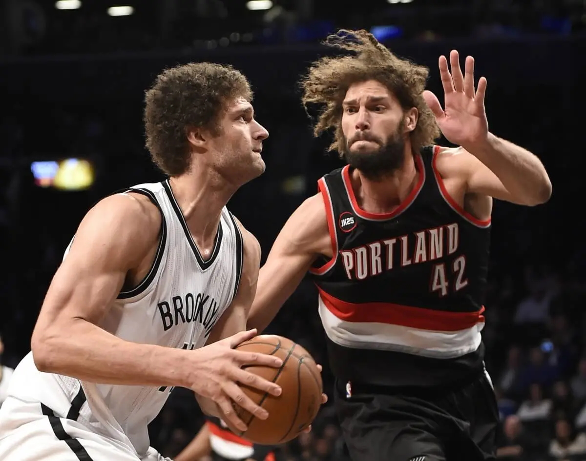 Brook & Robin Lopez playing