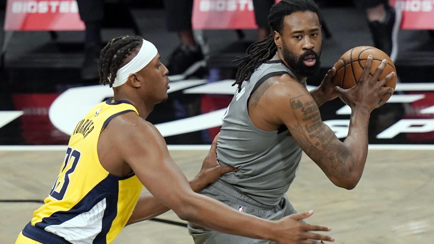 DeAndre Jordan playing