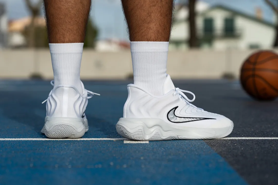 nike-giannis-immortality-4