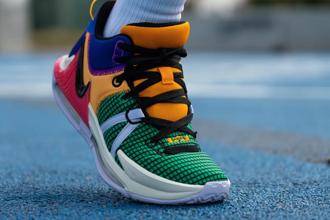 nike-lebron-witness-7-laces