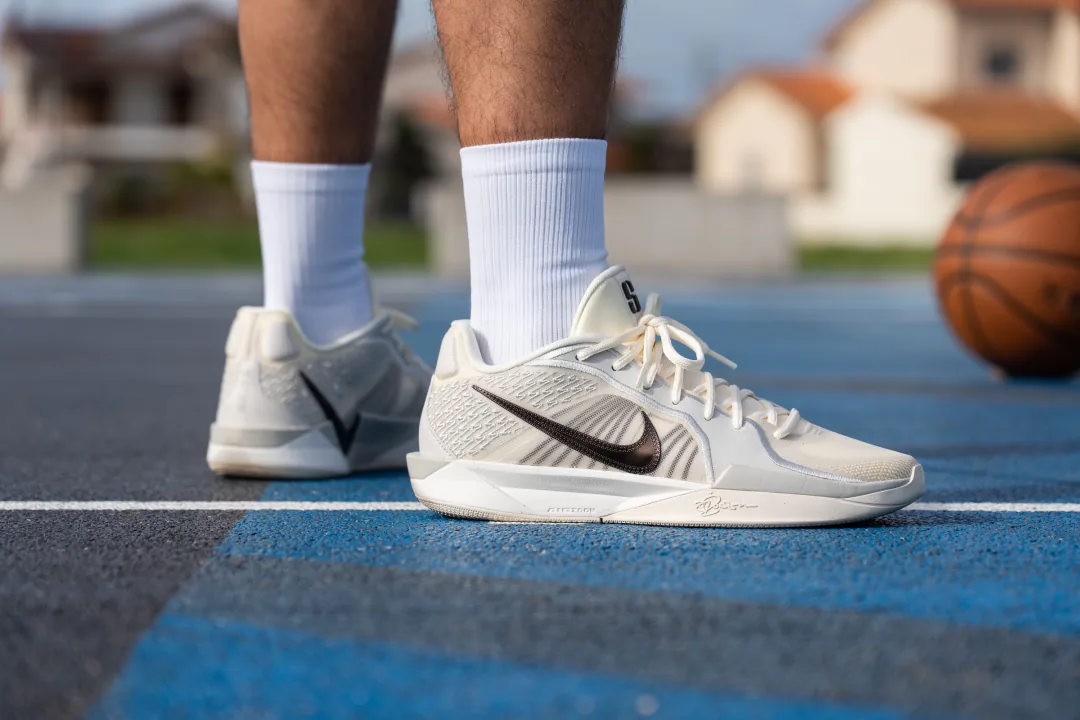 nike-sabrina-2